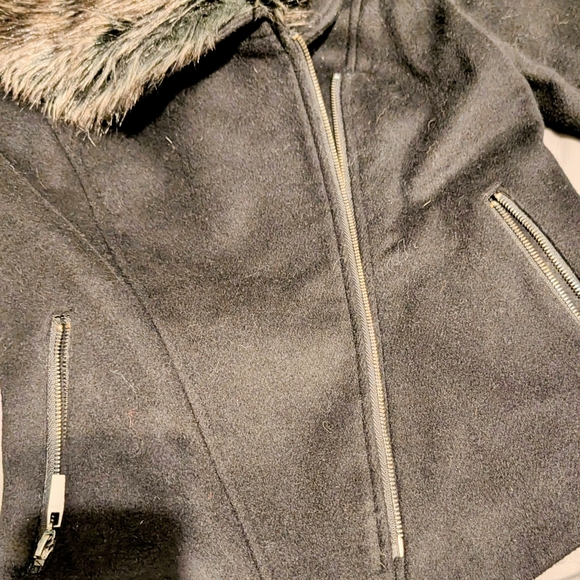 Cache Black Teddy Jacket with Faux Fur Collar - Picture 2 of 7